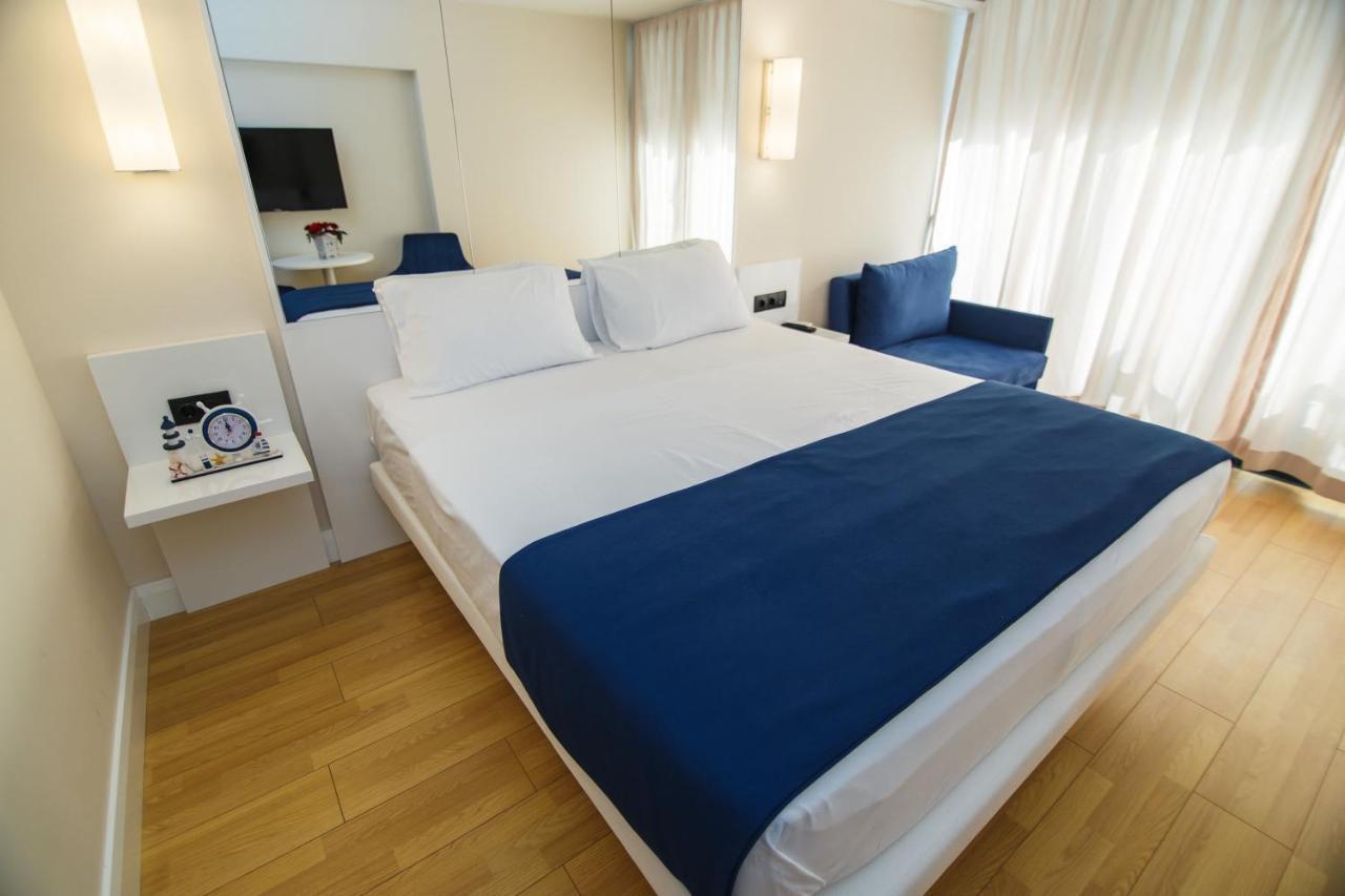 Premium Aparthotel With Sea View Batumi Bagian luar foto