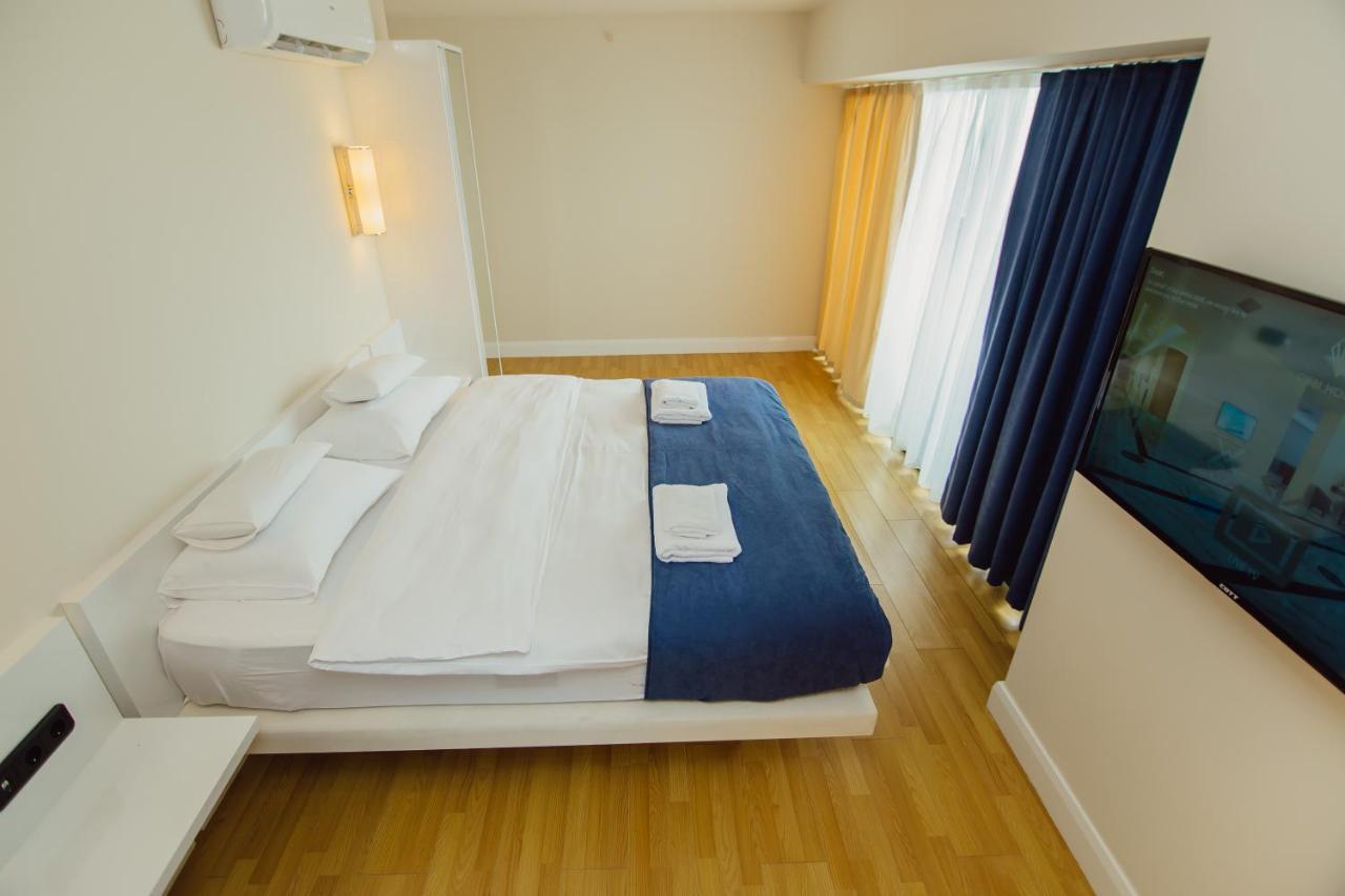 Premium Aparthotel With Sea View Batumi Bagian luar foto
