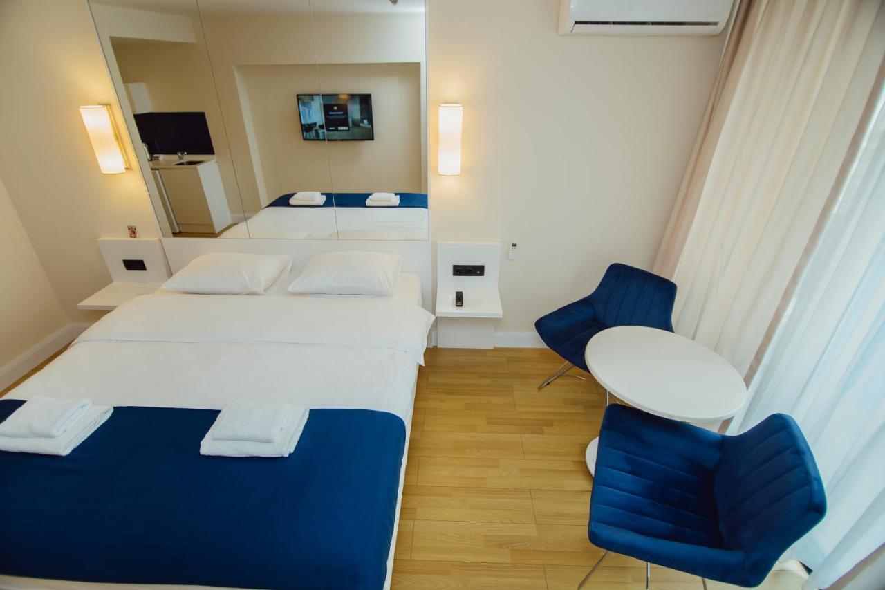 Premium Aparthotel With Sea View Batumi Bagian luar foto