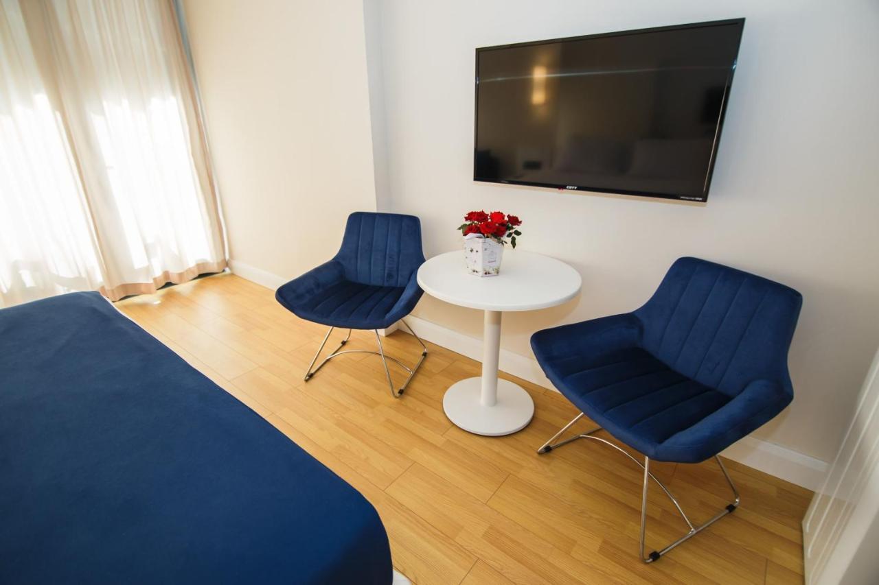 Premium Aparthotel With Sea View Batumi Bagian luar foto