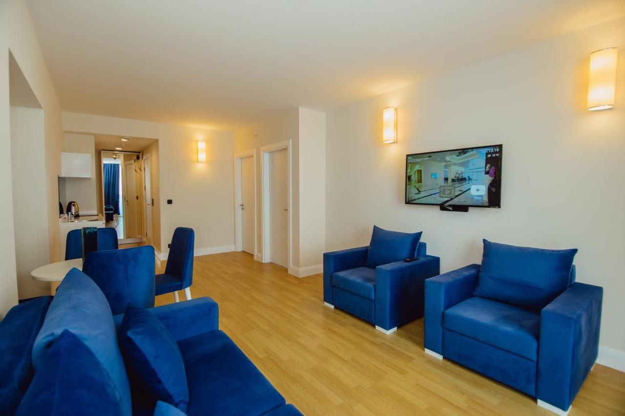 Premium Aparthotel With Sea View Batumi Bagian luar foto