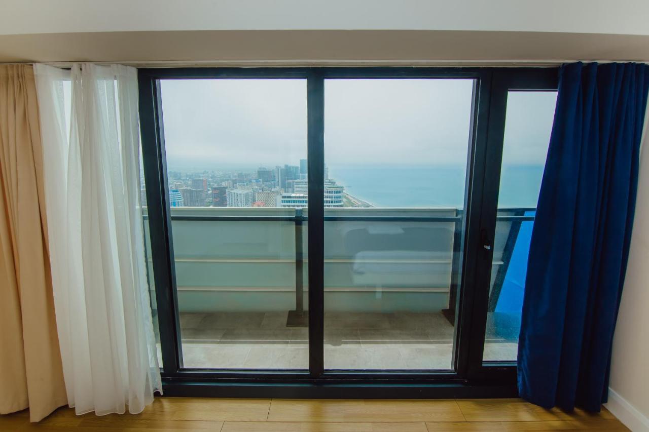 Premium Aparthotel With Sea View Batumi Bagian luar foto