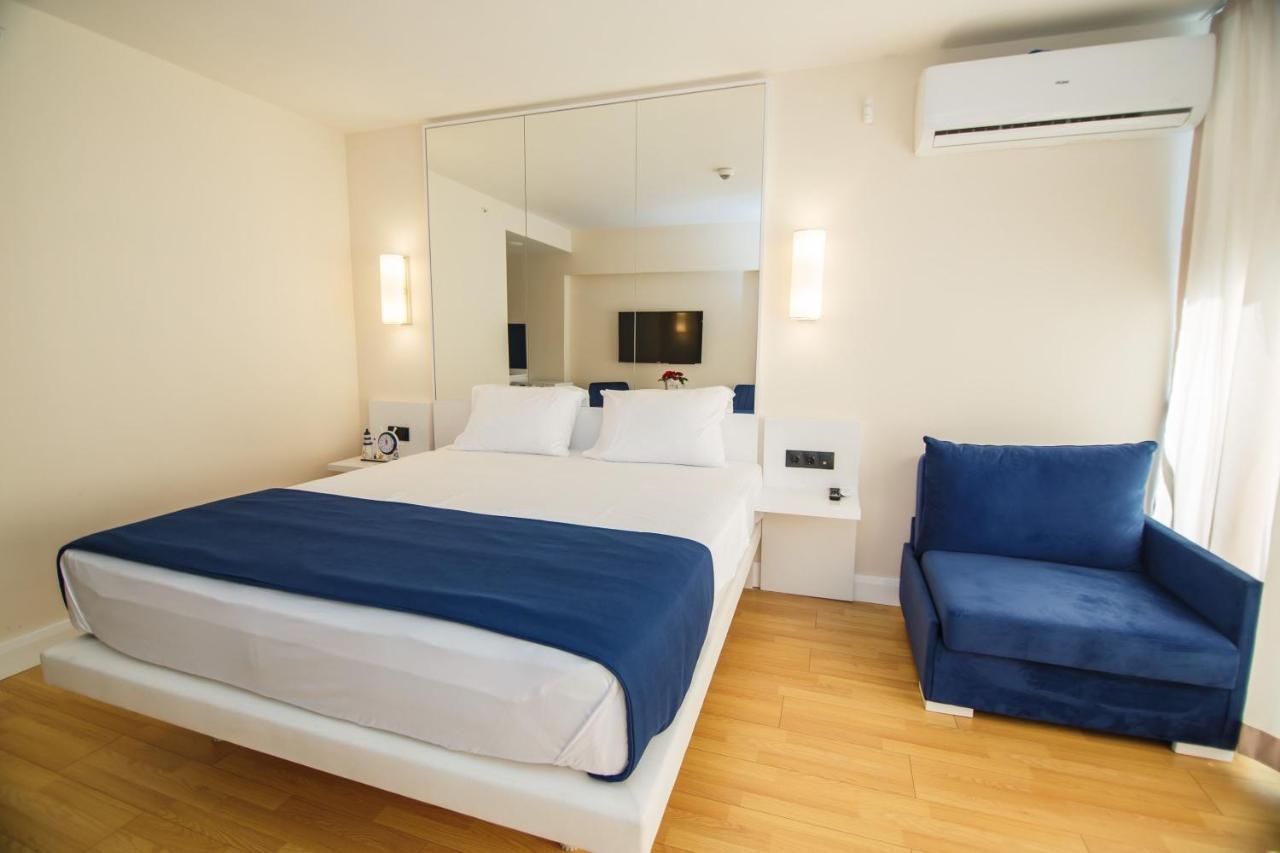 Premium Aparthotel With Sea View Batumi Bagian luar foto