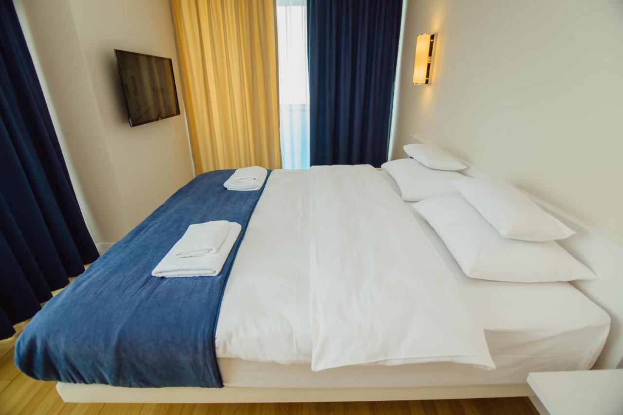 Premium Aparthotel With Sea View Batumi Bagian luar foto