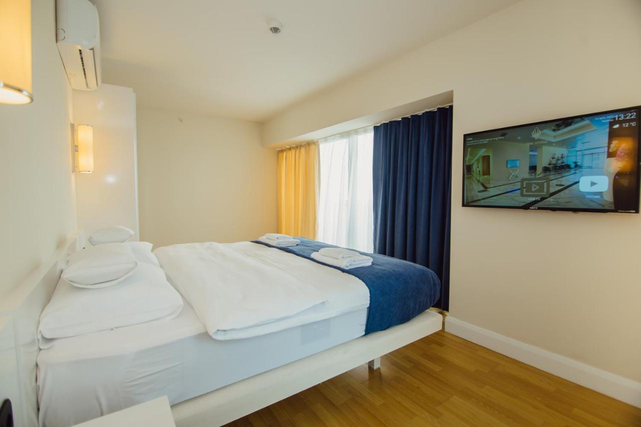 Premium Aparthotel With Sea View Batumi Bagian luar foto