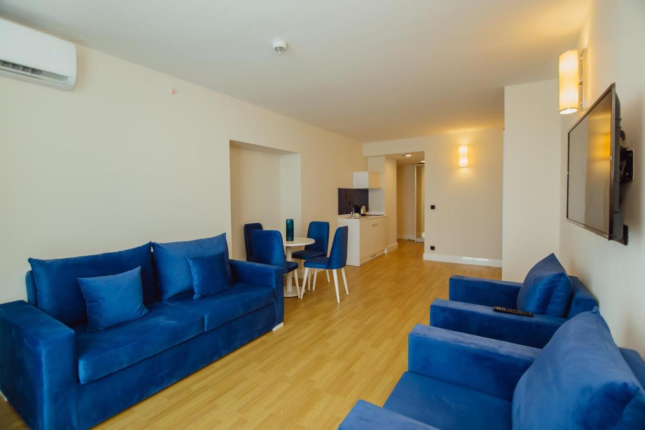 Premium Aparthotel With Sea View Batumi Bagian luar foto