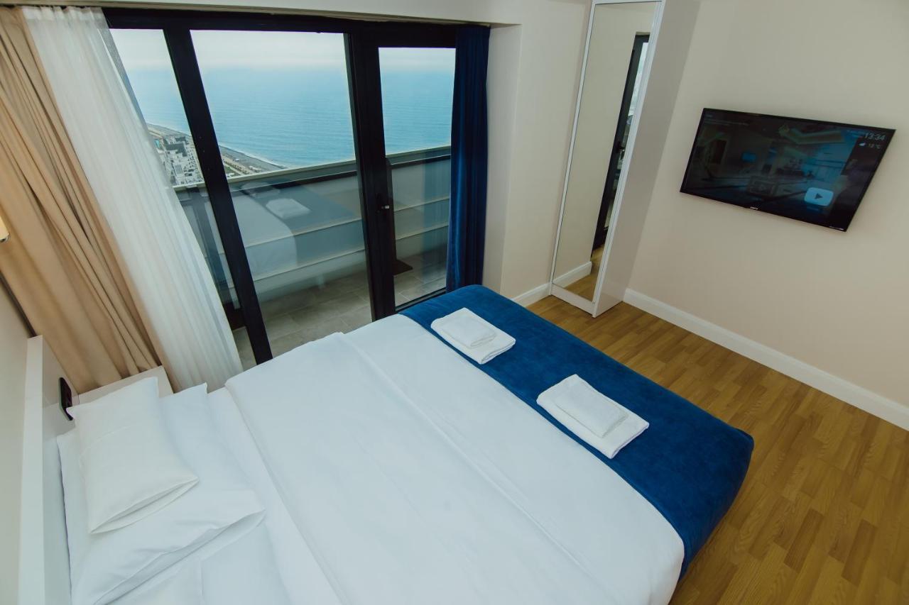 Premium Aparthotel With Sea View Batumi Bagian luar foto