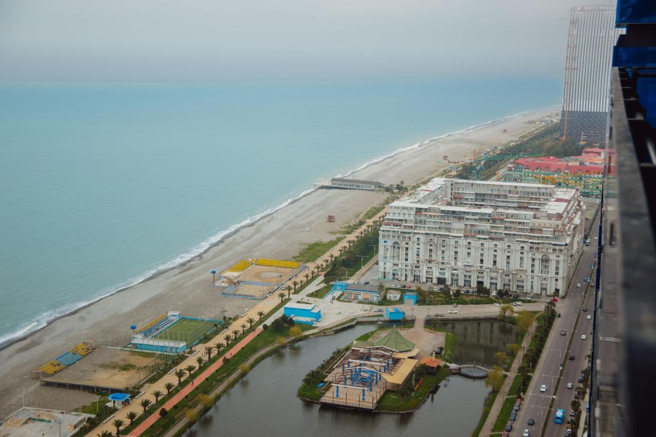 Premium Aparthotel With Sea View Batumi Bagian luar foto