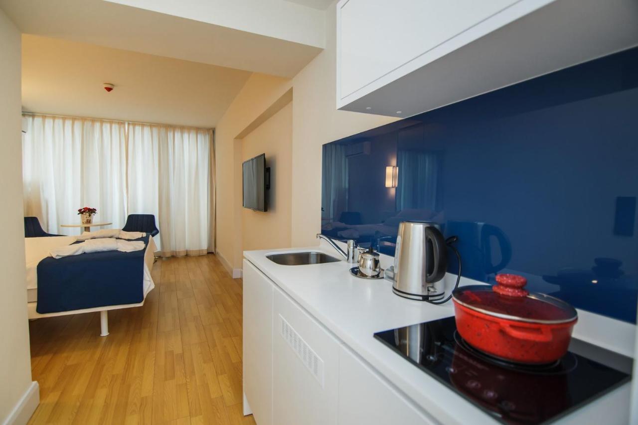 Premium Aparthotel With Sea View Batumi Bagian luar foto