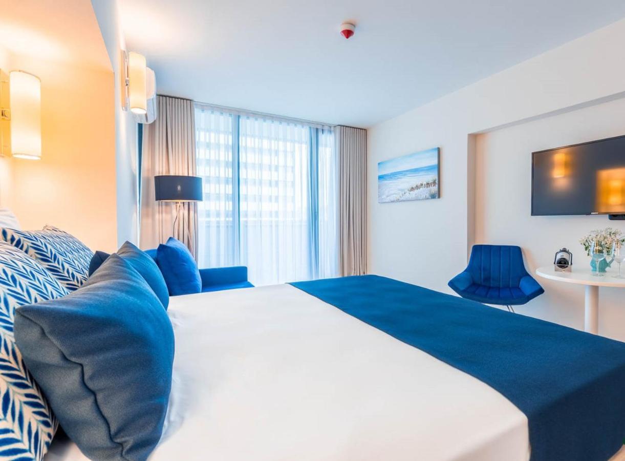 Premium Aparthotel With Sea View Batumi Bagian luar foto