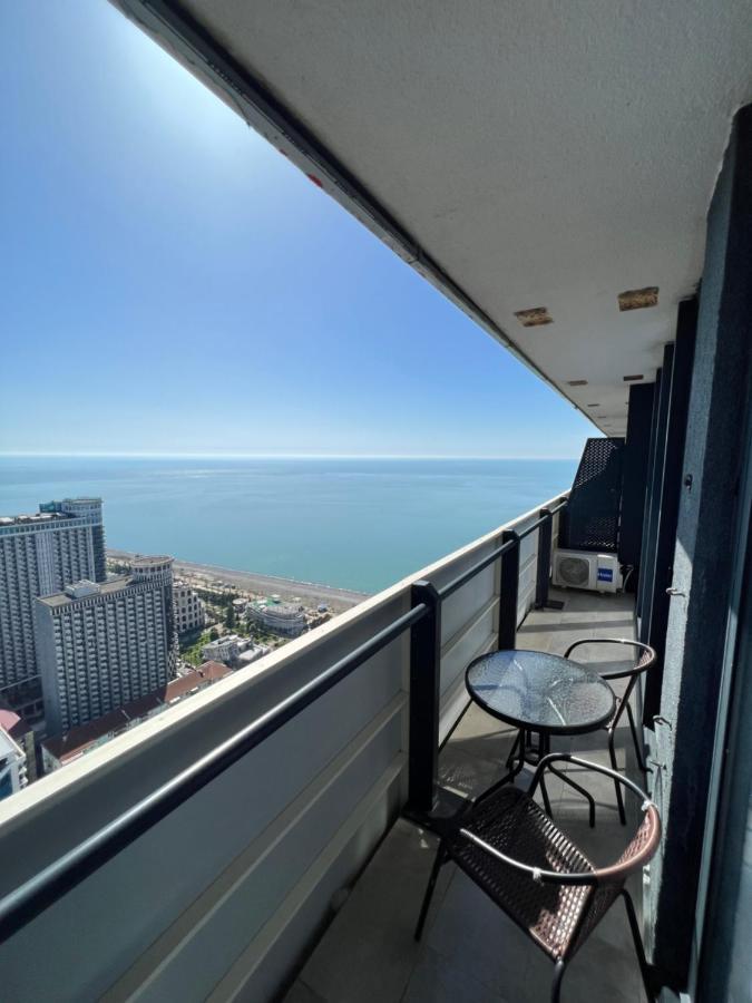 Premium Aparthotel With Sea View Batumi Bagian luar foto
