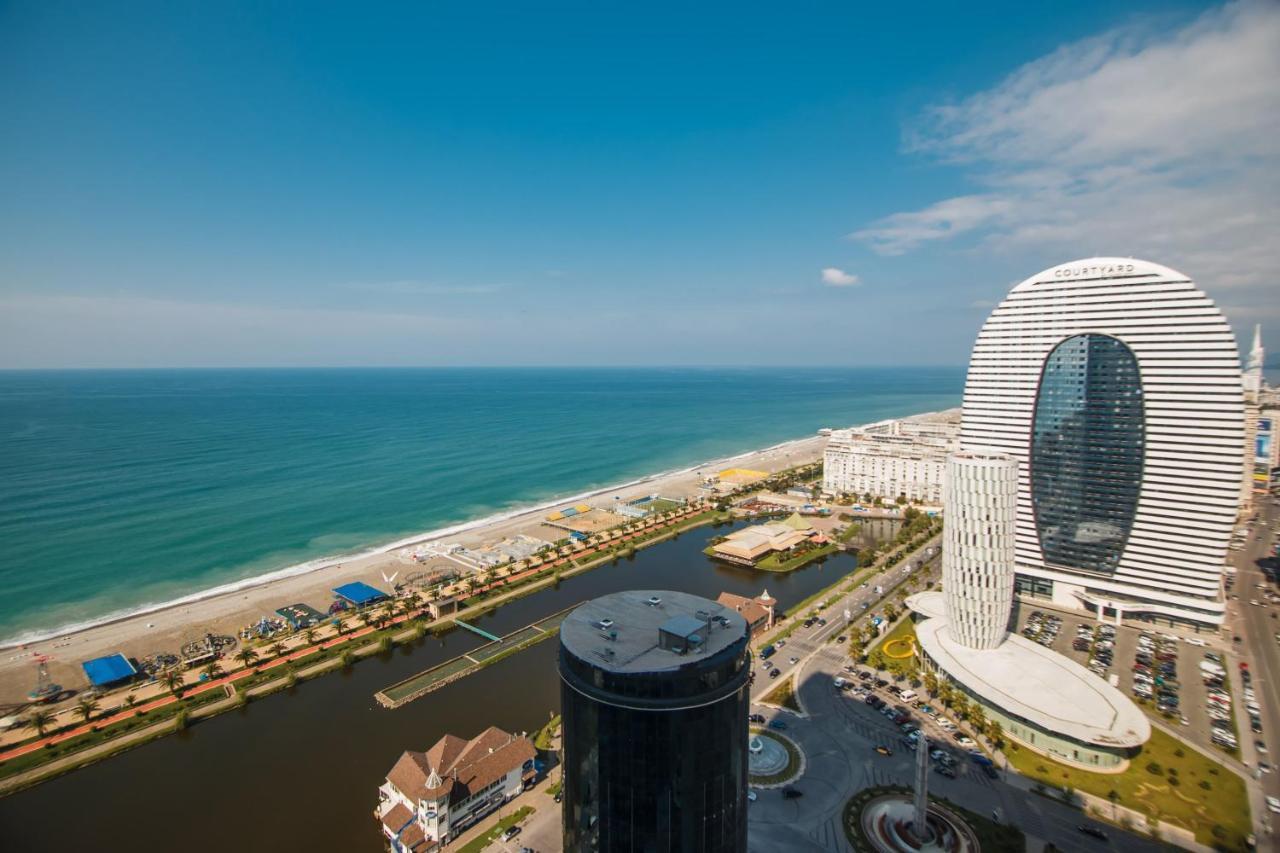 Premium Aparthotel With Sea View Batumi Bagian luar foto