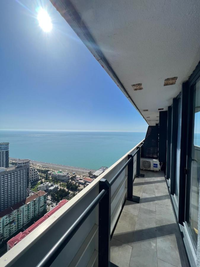Premium Aparthotel With Sea View Batumi Bagian luar foto